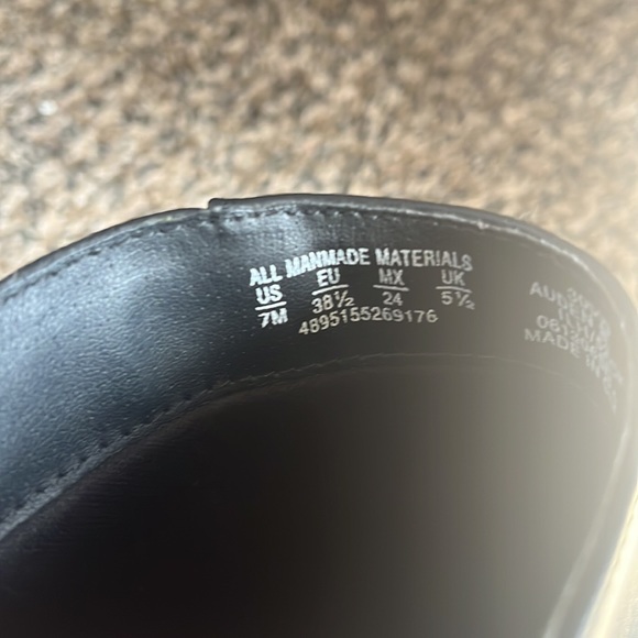 Black boots - Picture 3 of 7